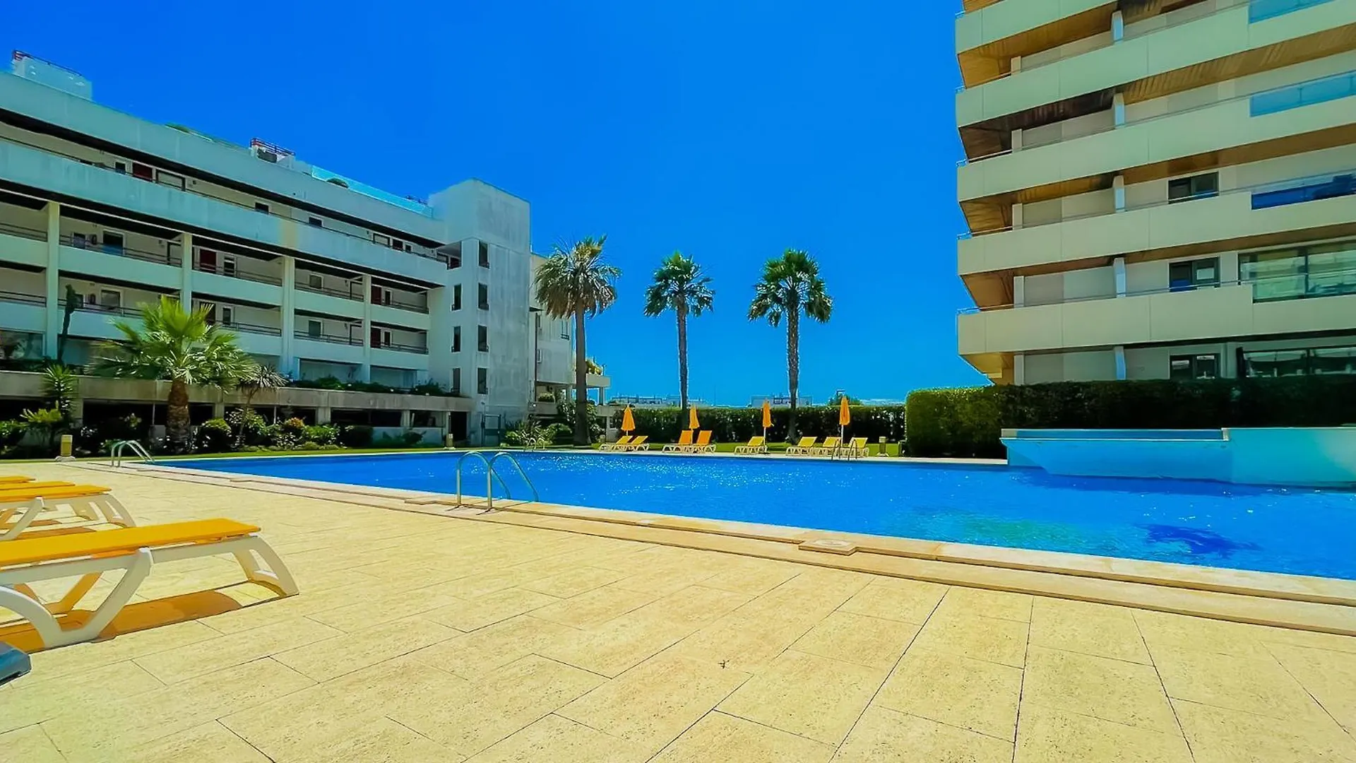 Penthouse Triplex Marina T2 By Hsr Vilamarina Quarteira 0*,